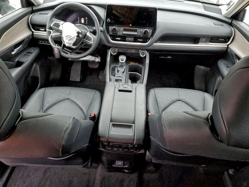 2025 TOYOTA GRAND HIGHLANDER LE 8