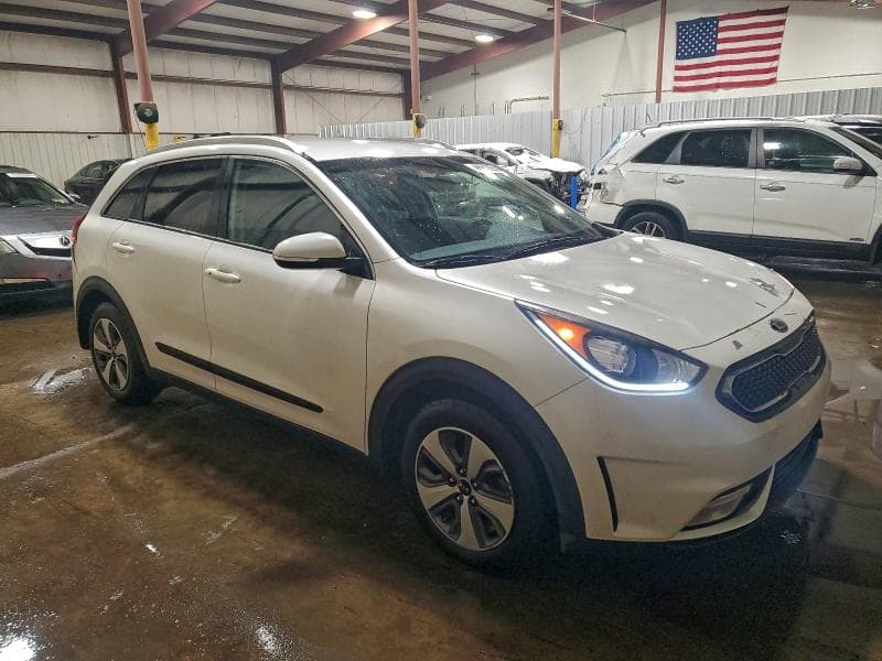2017 KIA NIRO EX 4
