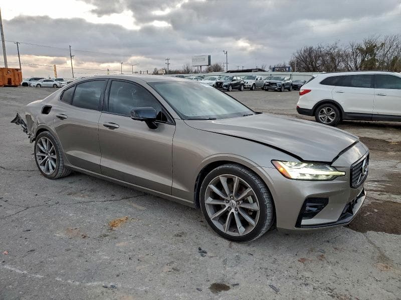 2021 VOLVO S60 T5 R-DESIGN 4