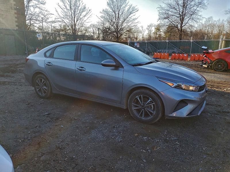 2023 KIA FORTE LXS 4