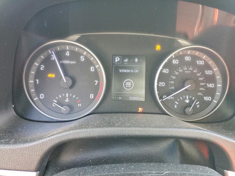 2017 HYUNDAI ELANTRA SE 9