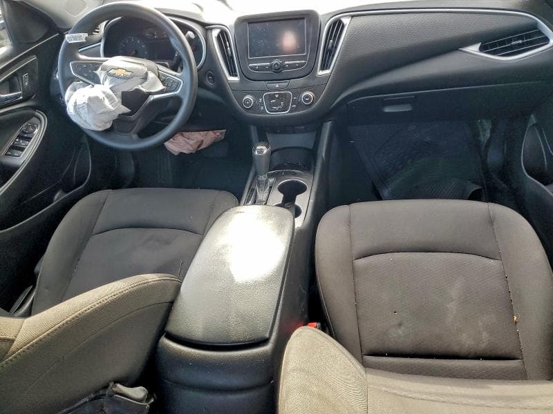 2018 CHEVROLET MALIBU LS 8