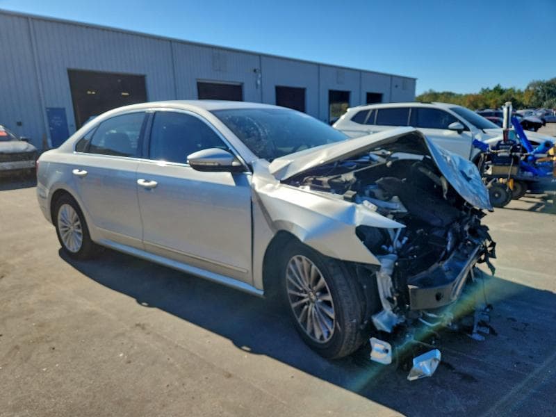 2017 VOLKSWAGEN PASSAT SE 4