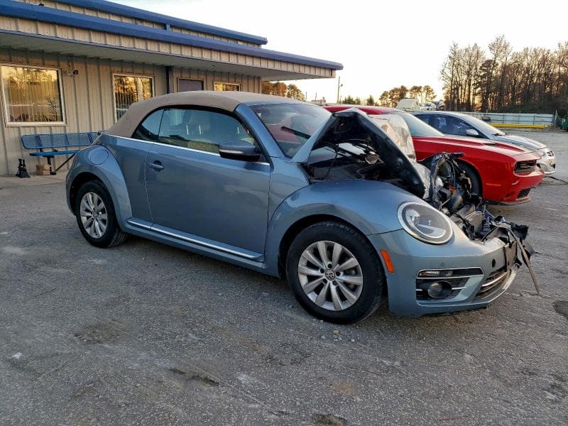 2019 VOLKSWAGEN BEETLE S 4