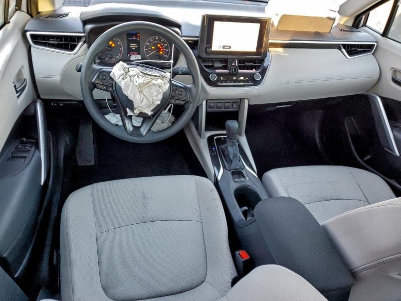 2025 TOYOTA COROLLA CROSS L 8