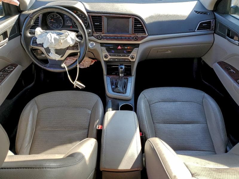 2017 HYUNDAI ELANTRA SE 8