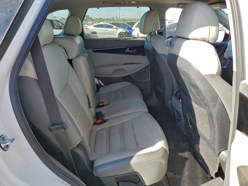 2017 KIA SORENTO SX 11
