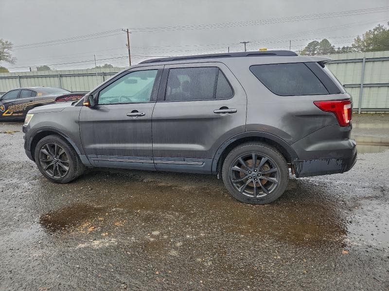 2017 FORD EXPLORER XLT 2