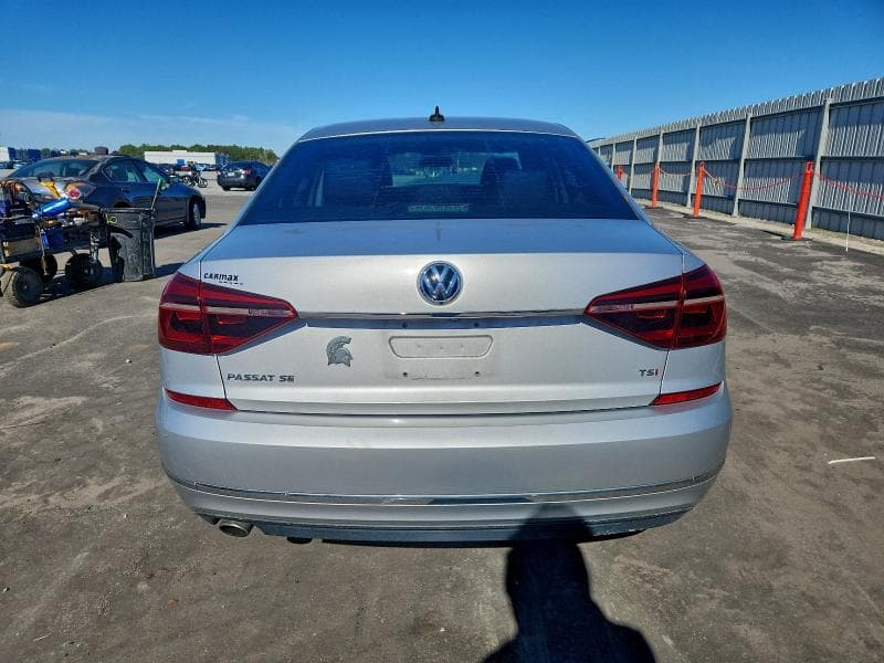 2017 VOLKSWAGEN PASSAT SE 6
