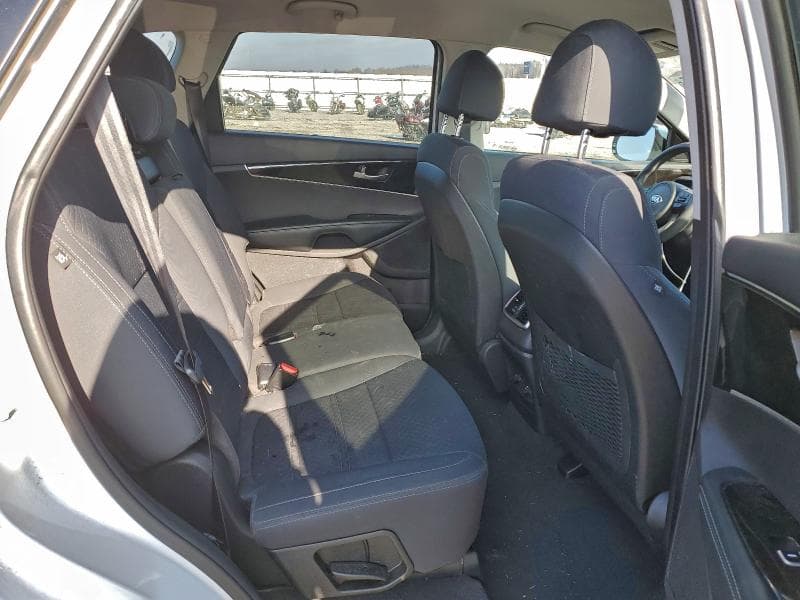 2018 KIA SORENTO LX 11