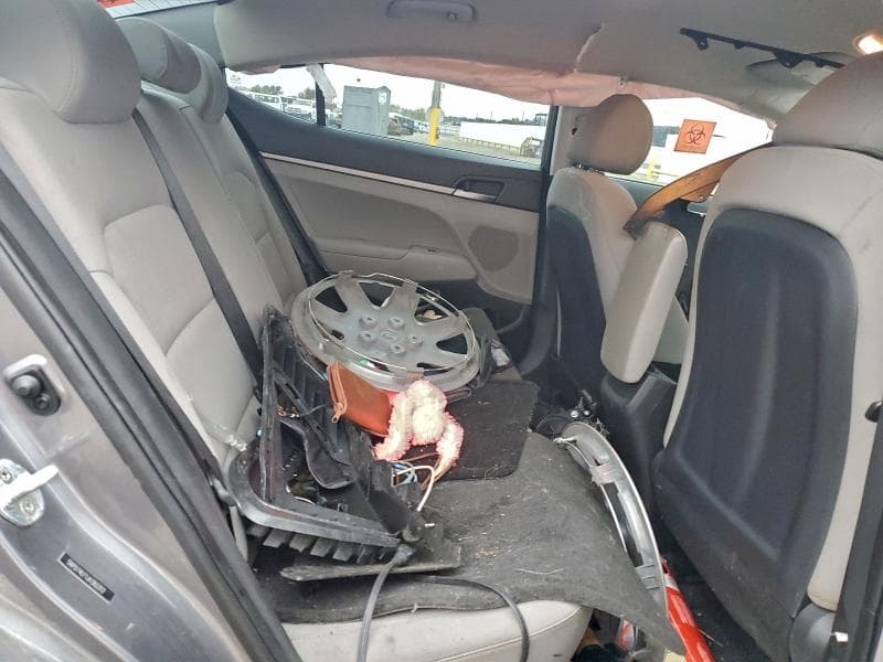2018 HYUNDAI ELANTRA SE 10