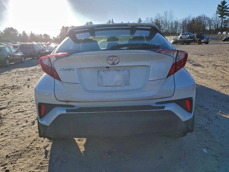 2018 TOYOTA C-HR XLE 6