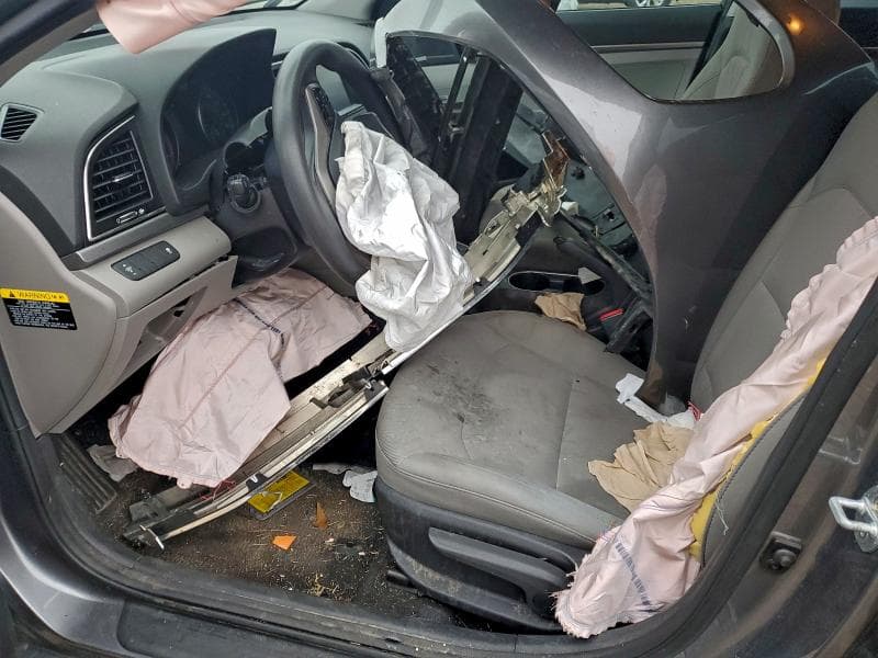 2018 HYUNDAI ELANTRA SE 7