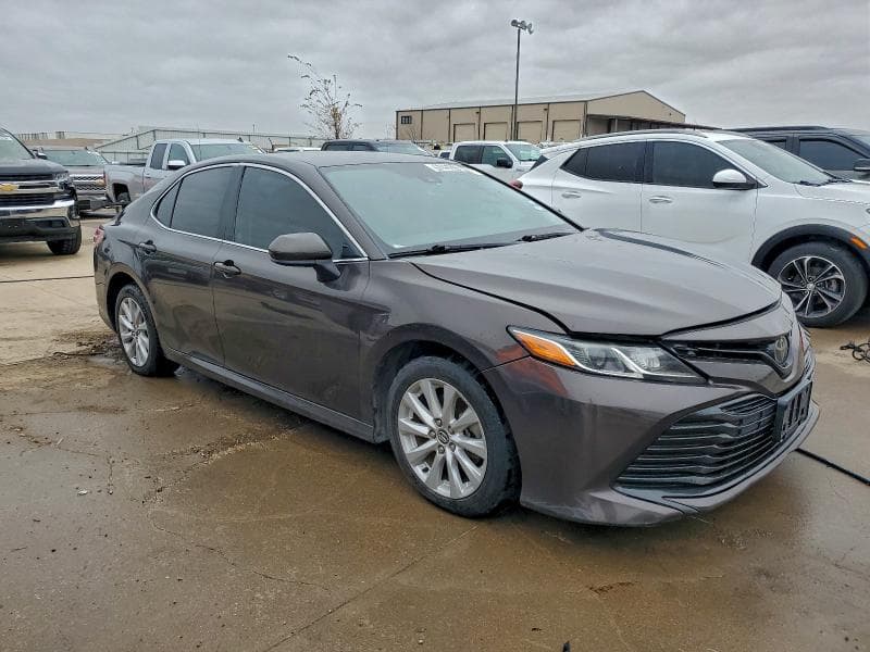 2020 TOYOTA CAMRY LE 4