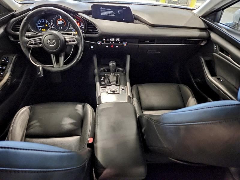 2021 MAZDA 3 SELECT 8