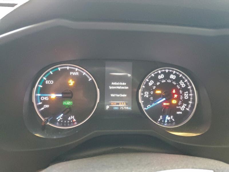 2022 TOYOTA RAV4 LE 9
