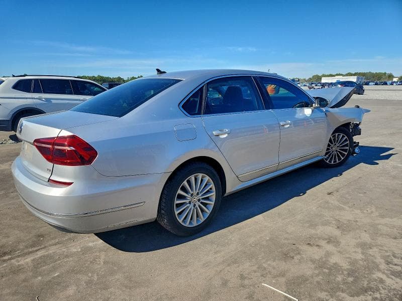 2017 VOLKSWAGEN PASSAT SE 3