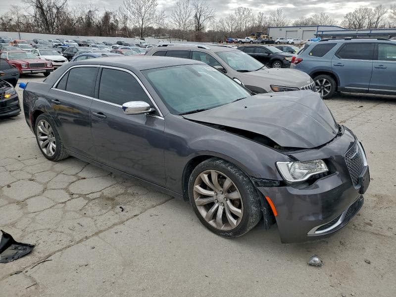 2018 CHRYSLER 300 TOURING 4