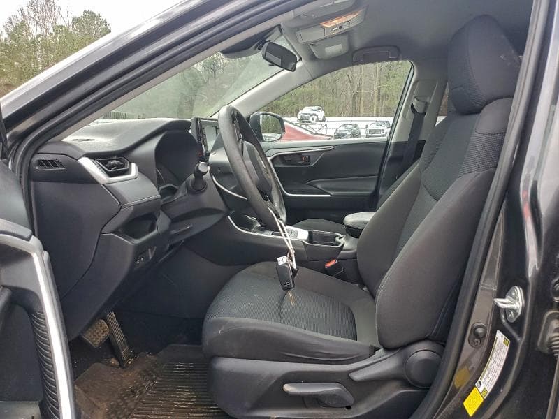 2020 TOYOTA RAV4 LE 7