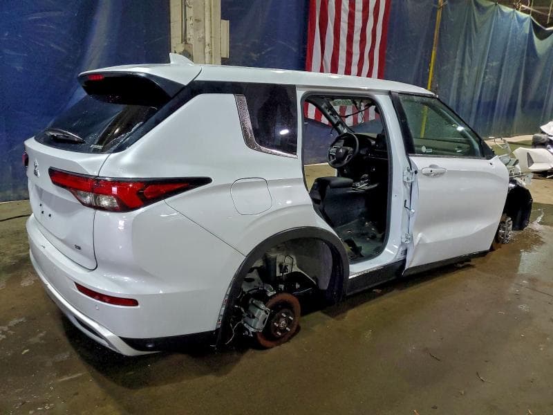 2024 MITSUBISHI OUTLANDER SE 3