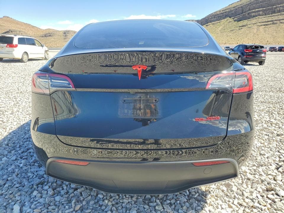 2023 TESLA MODEL Y 6