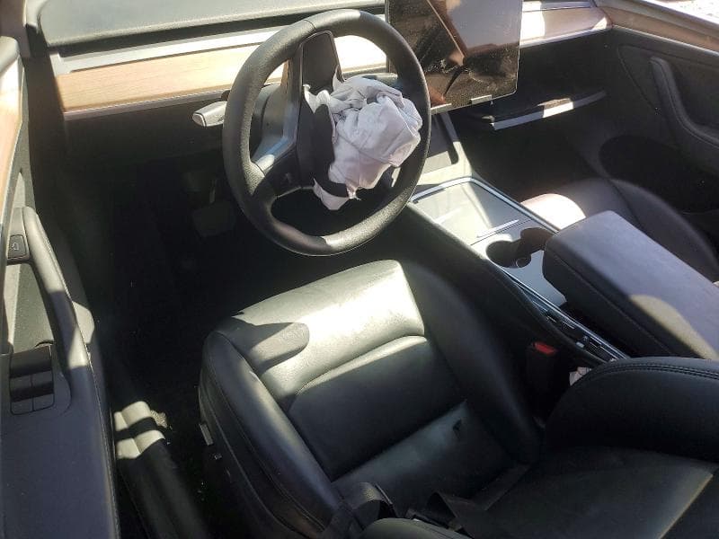 2023 TESLA MODEL Y 8