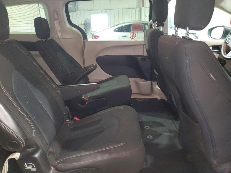 2022 CHRYSLER VOYAGER LX 12