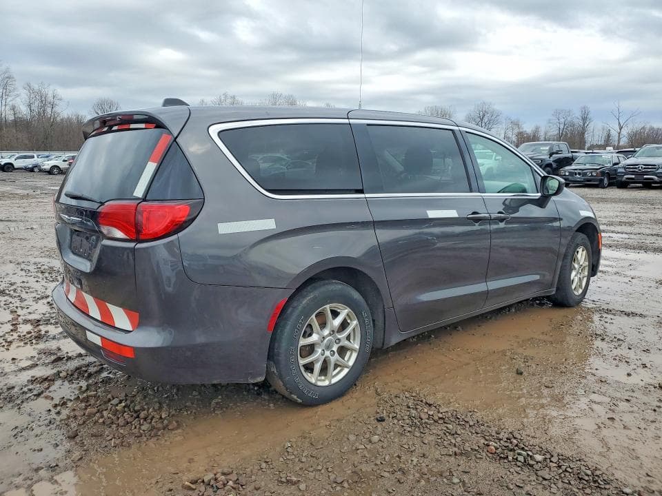 2022 CHRYSLER VOYAGER LX 4