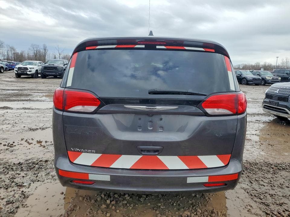 2022 CHRYSLER VOYAGER LX 7