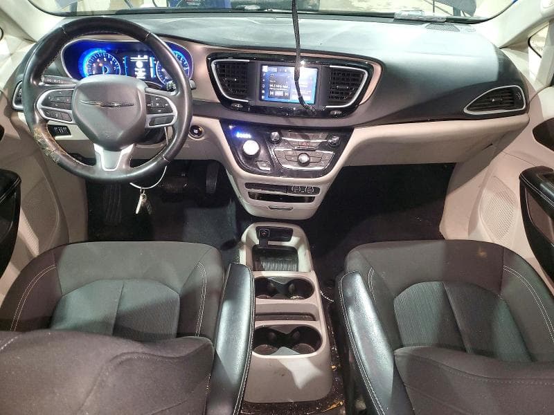 2022 CHRYSLER VOYAGER LX 9