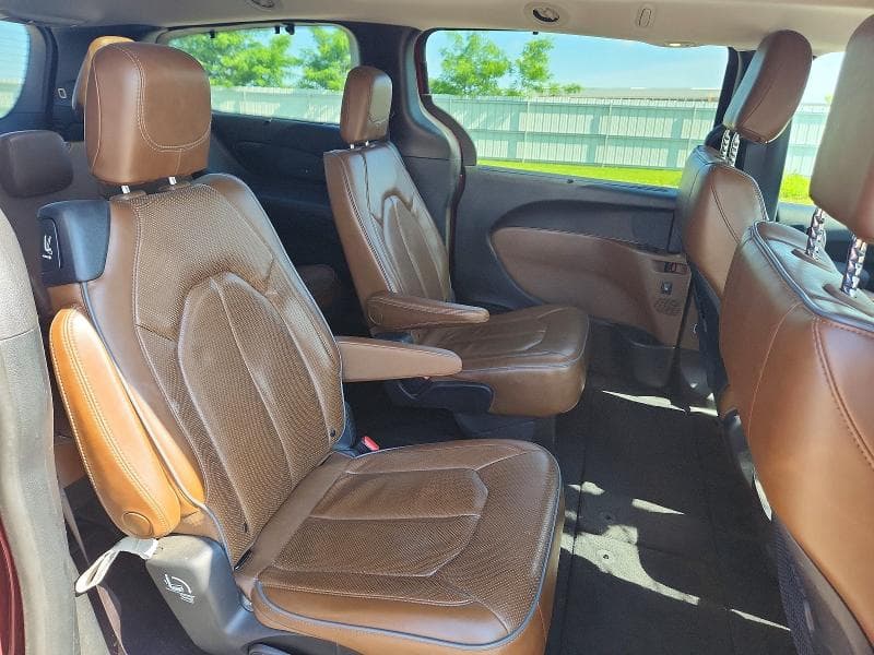 2018 CHRYSLER PACIFICA LIMITED 11