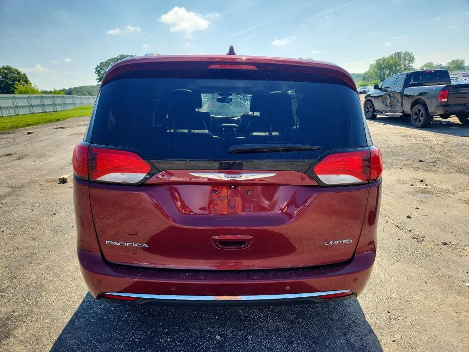 2018 CHRYSLER PACIFICA LIMITED 6