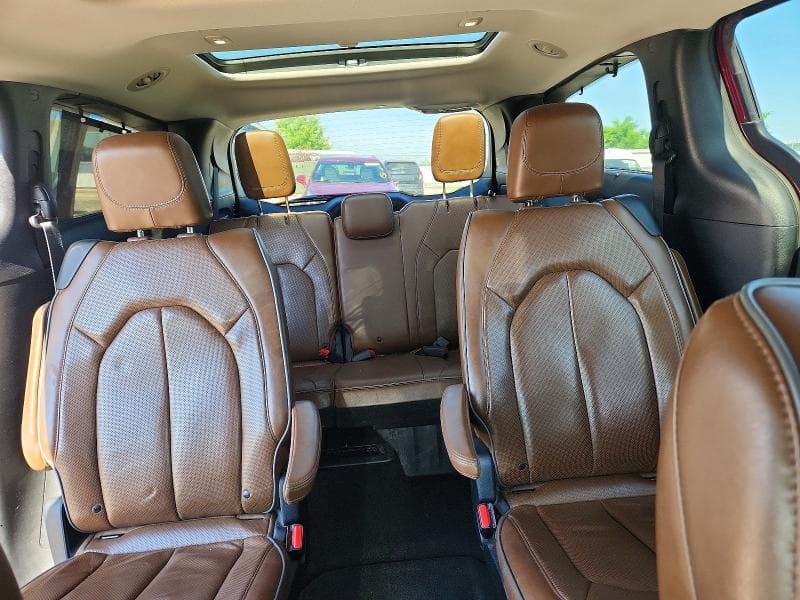 2018 CHRYSLER PACIFICA LIMITED 10