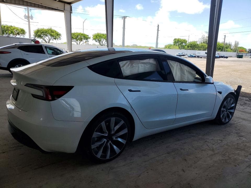 2025 TESLA MODEL 3 3