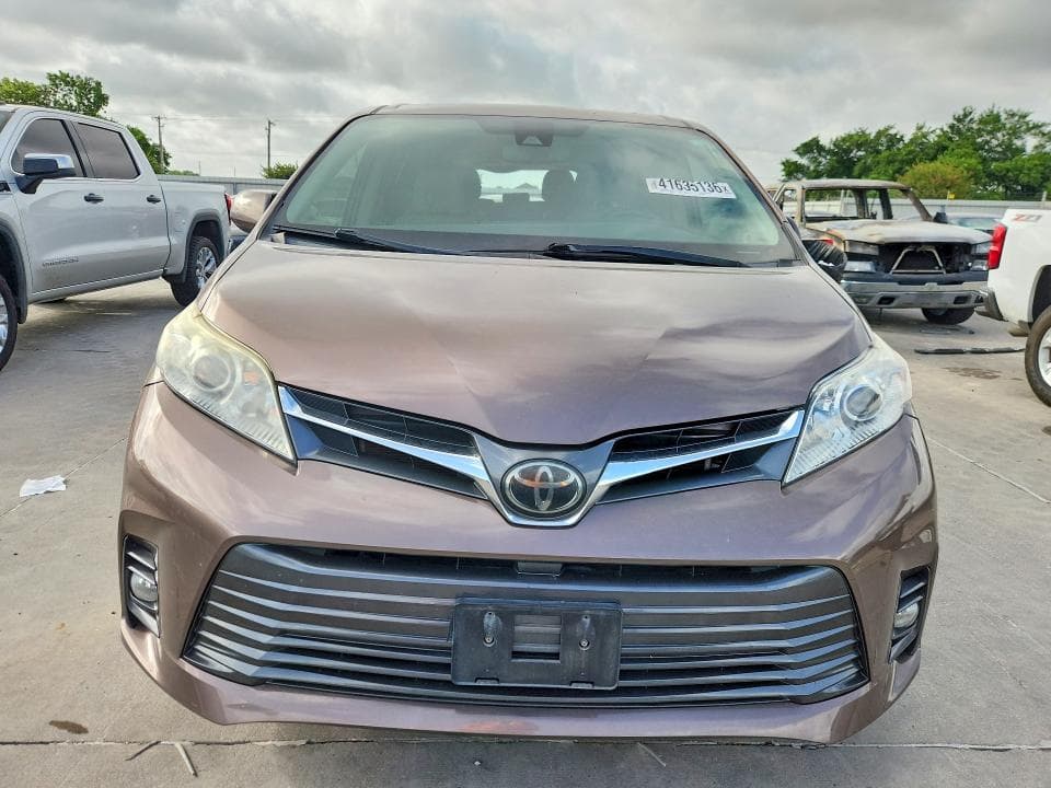 2019 TOYOTA SIENNA XLE 8-PASSENGER 5