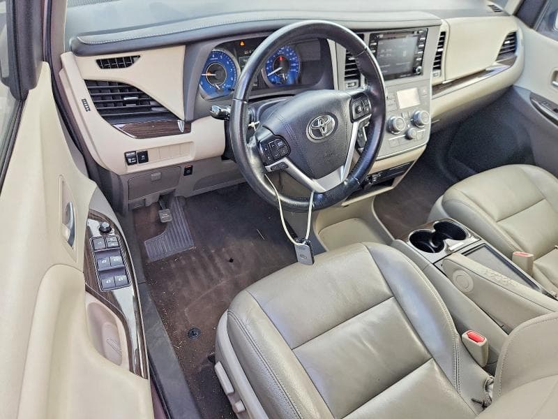 2019 TOYOTA SIENNA XLE 8-PASSENGER 8