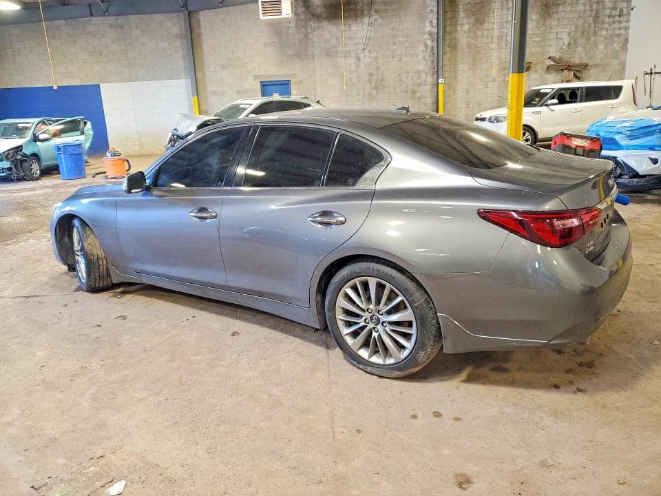 2021 INFINITI Q50 LUXE 2