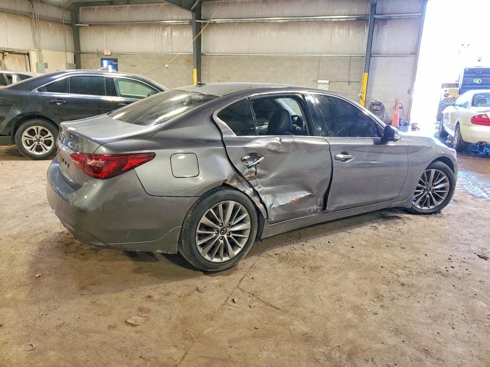 2021 INFINITI Q50 LUXE 3