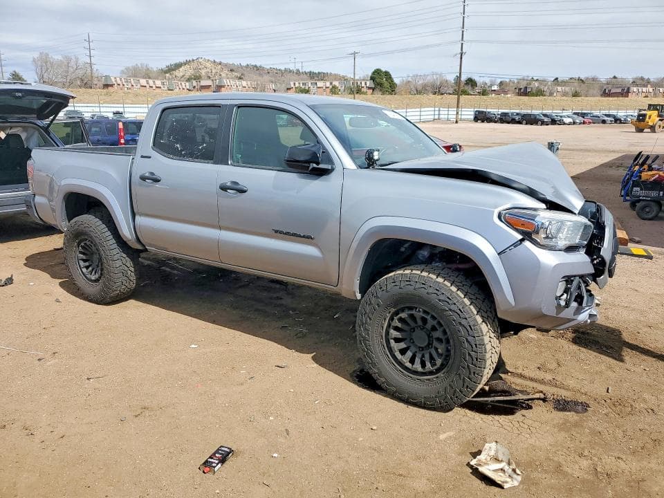 2017 TOYOTA TACOMA LIMITED 4