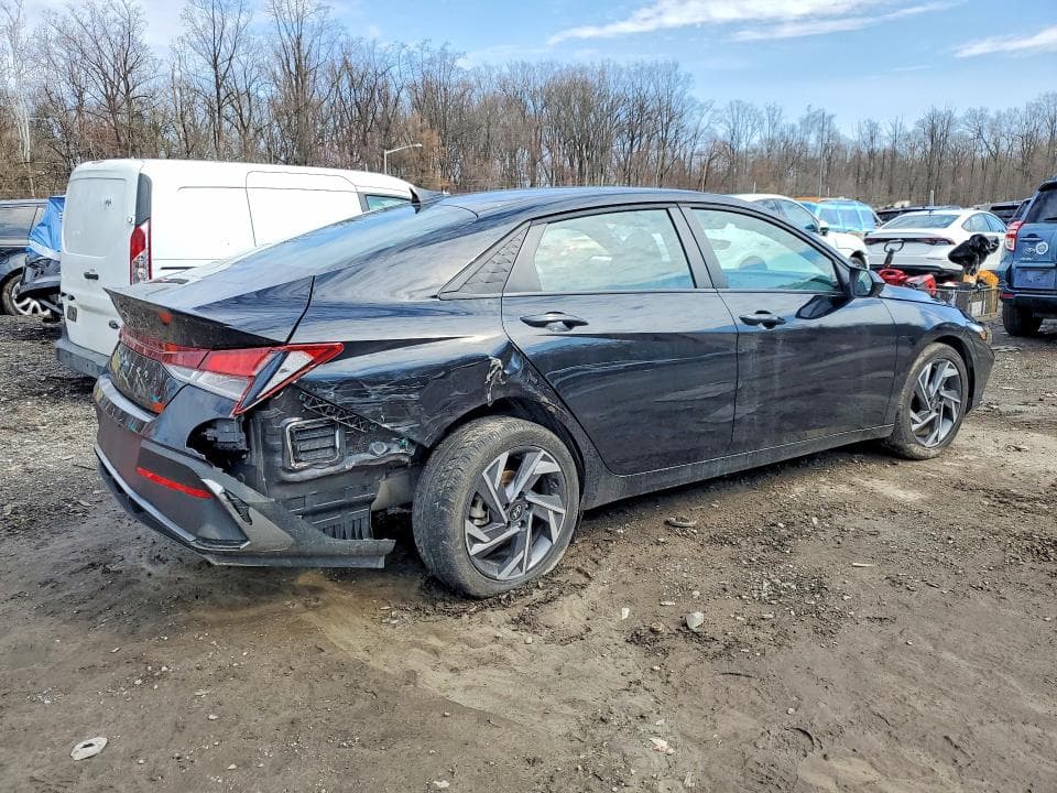 2025 HYUNDAI ELANTRA SEL SPORT 3
