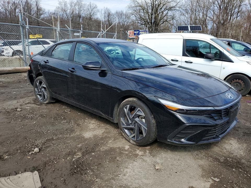 2025 HYUNDAI ELANTRA SEL SPORT 4