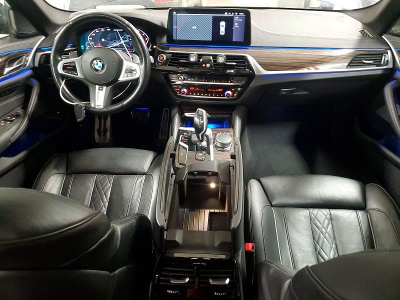 2021 BMW M550XI 8