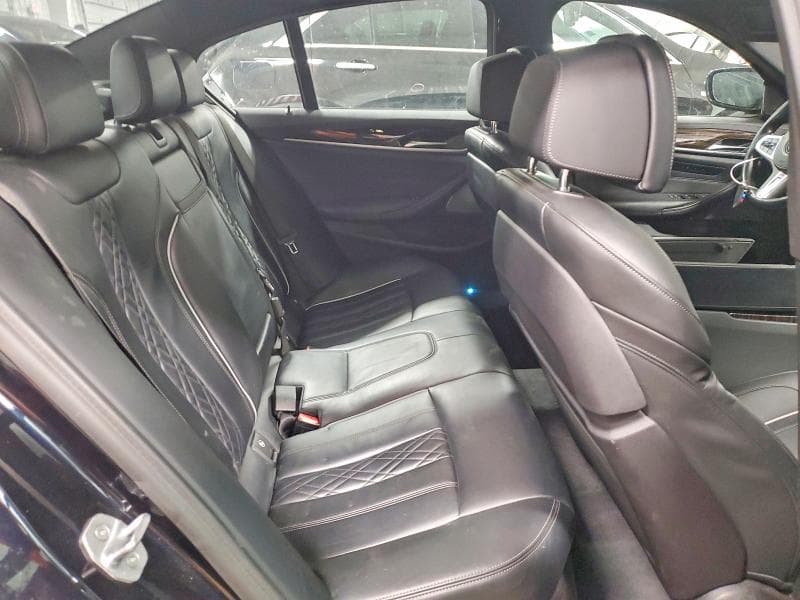 2021 BMW M550XI 10