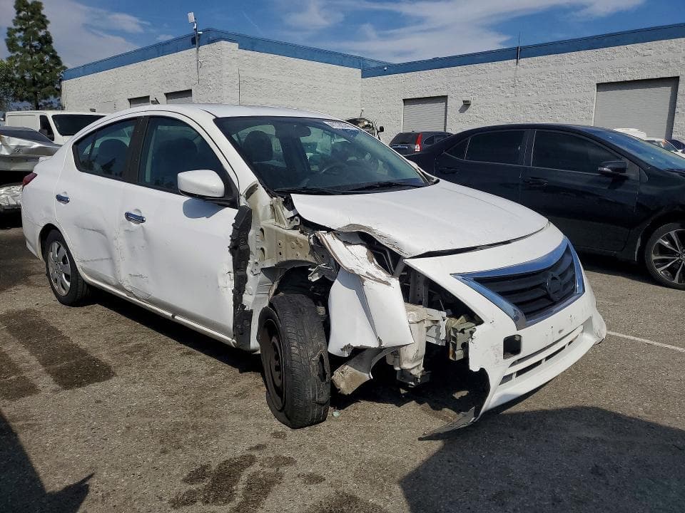 2019 NISSAN VERSA SV 4