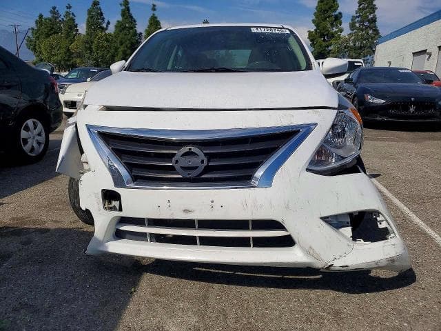 2019 NISSAN VERSA SV 5