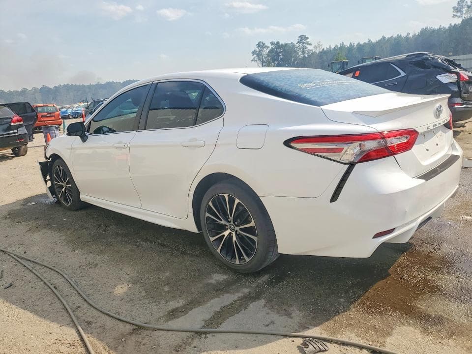 2018 TOYOTA CAMRY SE 2