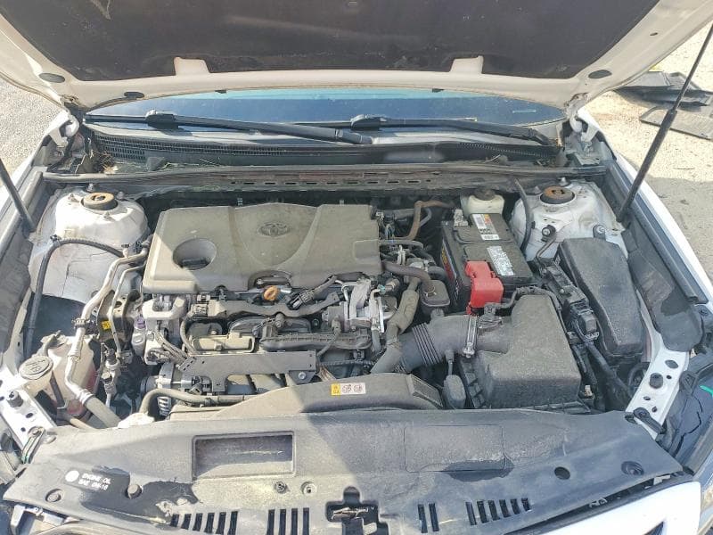 2018 TOYOTA CAMRY SE 11