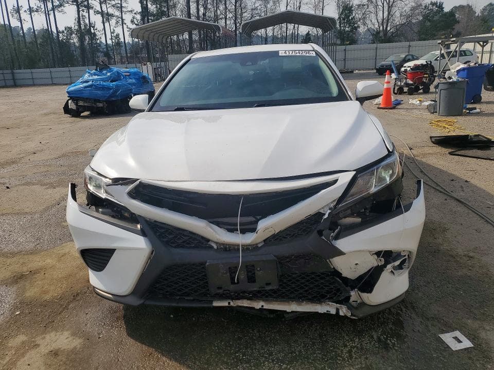 2018 TOYOTA CAMRY SE 5