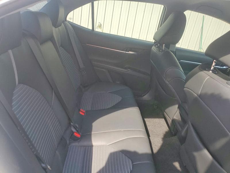 2018 TOYOTA CAMRY SE 10