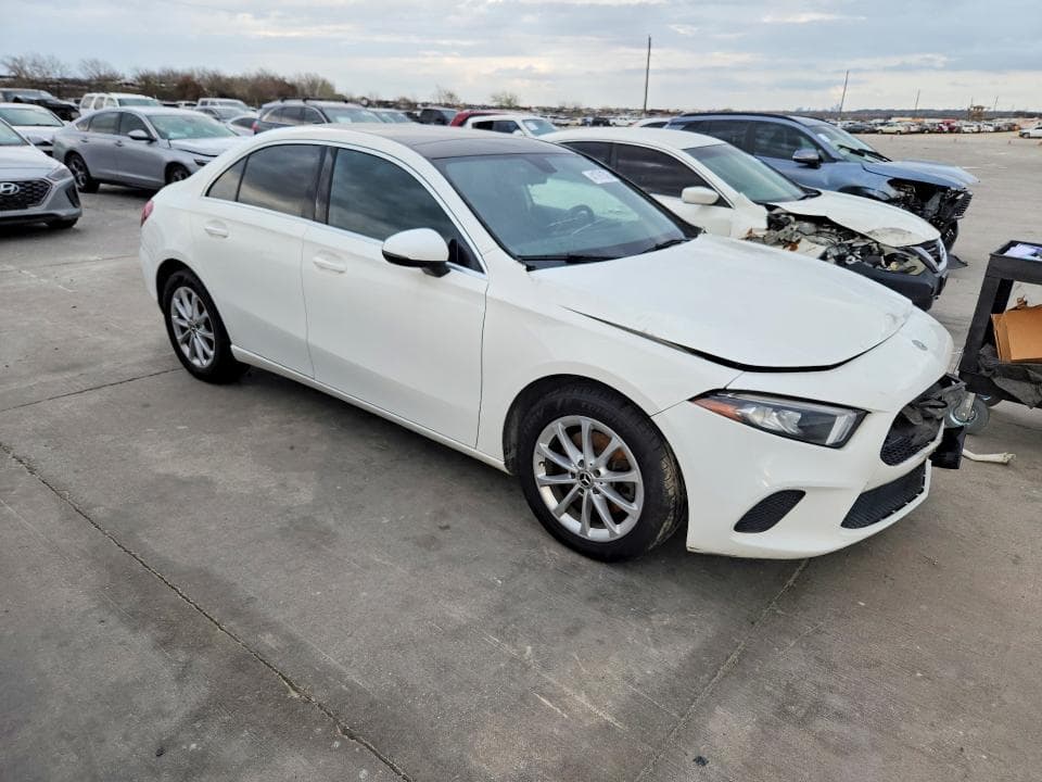 2019 MERCEDES-BENZ A 220 220 5